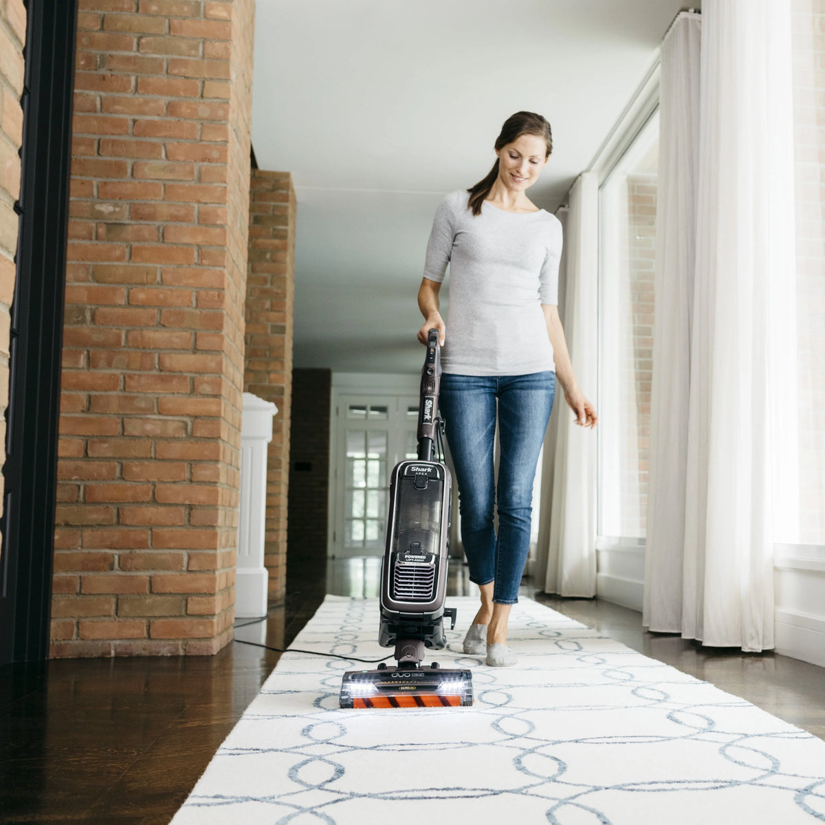 Upright Vacuum with DuoClean Self-Cleaning M2988