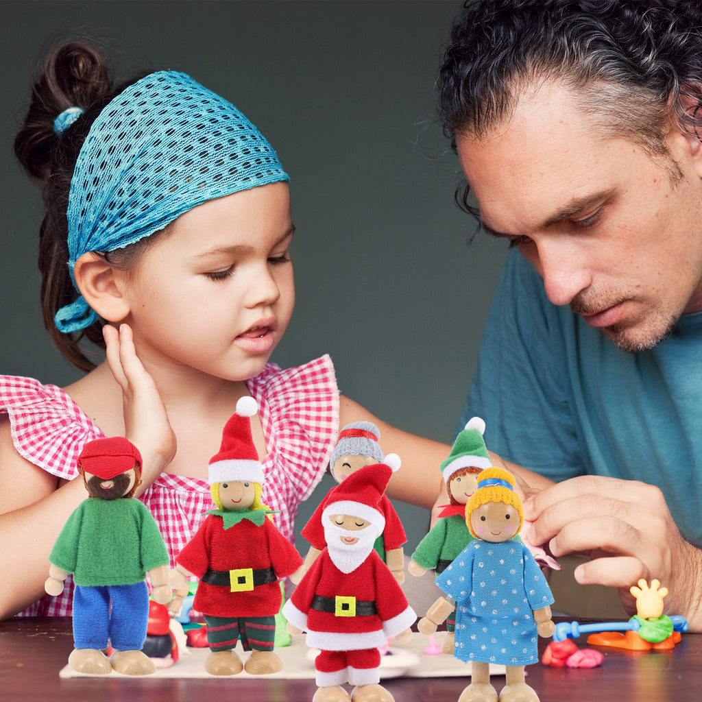 28 pcs Wooden Doll Playset F5600