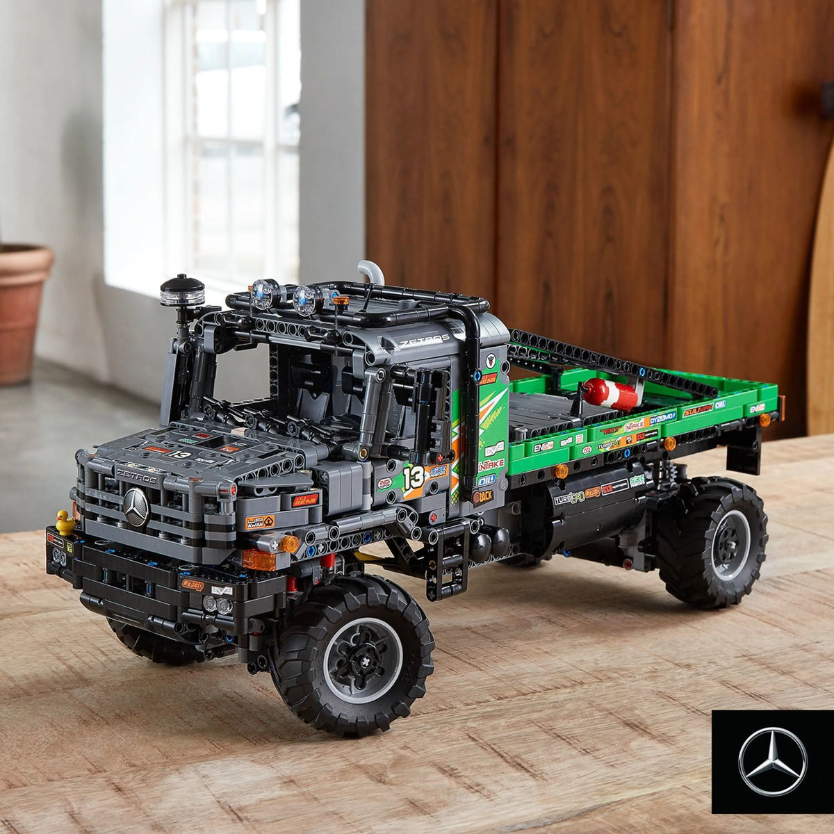 4x4 Building Toy 2,110 Pieces N466841