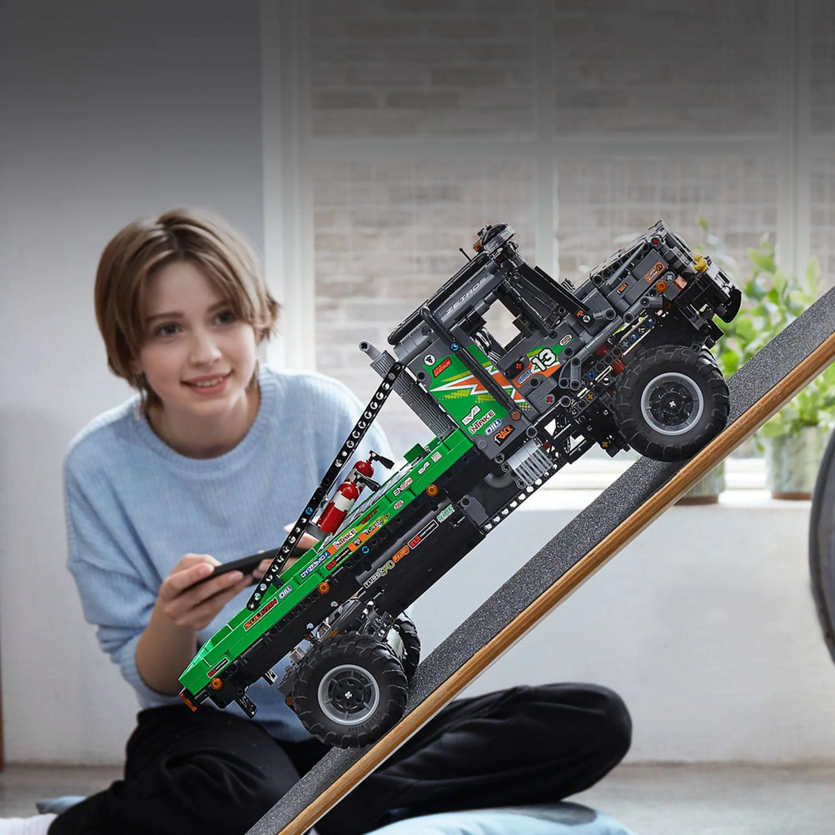 4x4 Building Toy 2,110 Pieces N466841