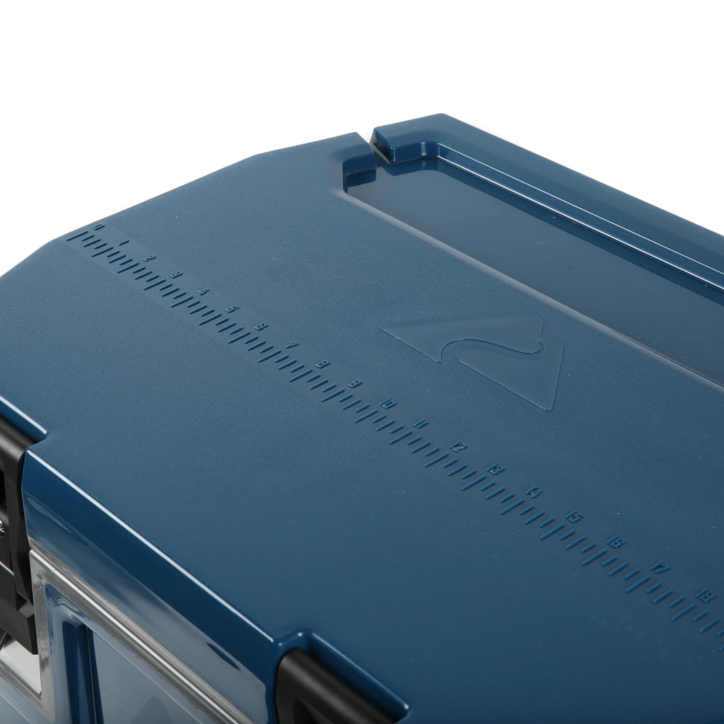 35 Quart Hard Sided Cooler with Stainless Steel Locking Plate I654327