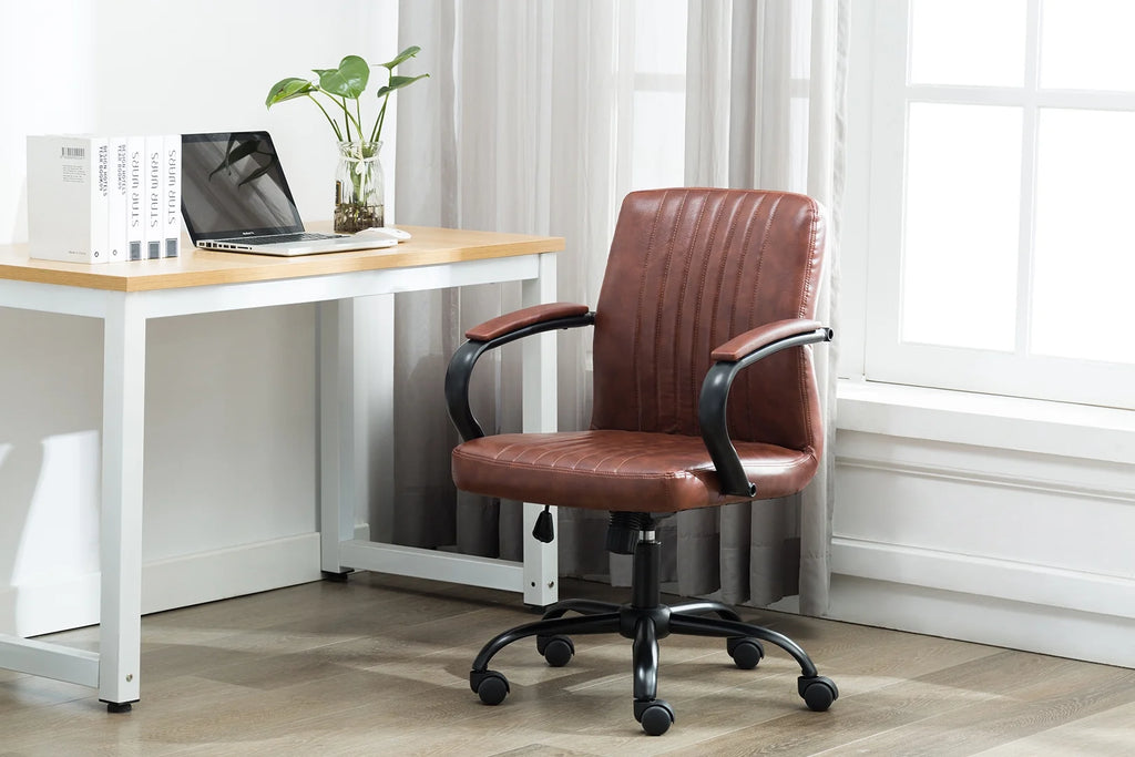 Swivel Office Chair with Leather Upholstery and Caster Wheels Q58775